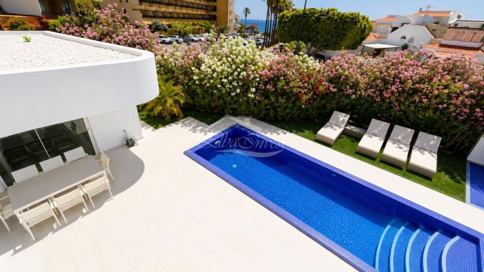 Semi-detached house for sale in  La Caleta, Spain - 5982