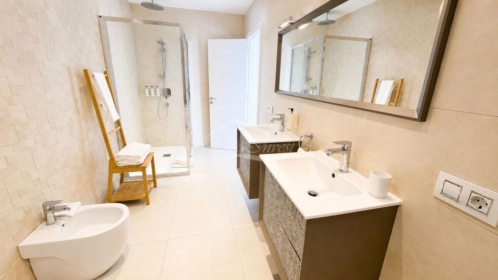 Semi-detached house for sale in  La Caleta, Spain - 5982