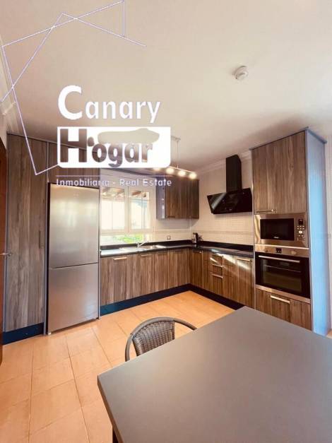 Semi-detached house for sale in  Los Cristianos, Spain - 052371