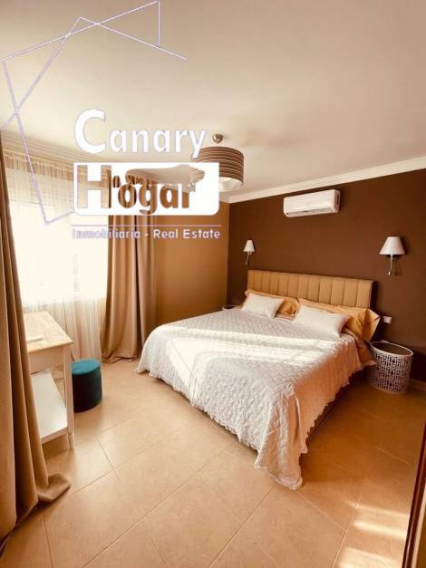 Semi-detached house for sale in  Los Cristianos, Spain - 052381