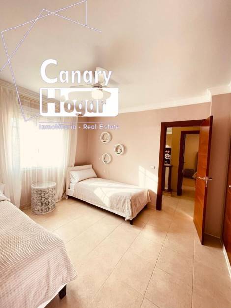 Semi-detached house for sale in  Los Cristianos, Spain - 052381