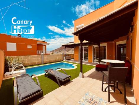 Semi-detached house for sale in  Los Cristianos, Spain - 056351