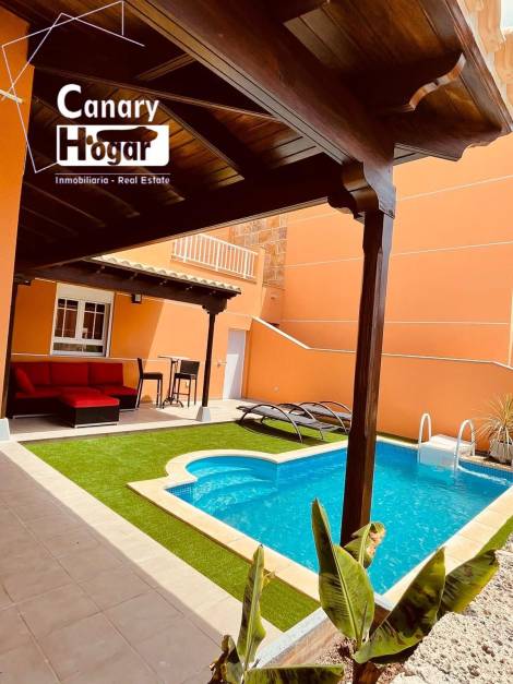 Semi-detached house for sale in  Los Cristianos, Spain - 056351