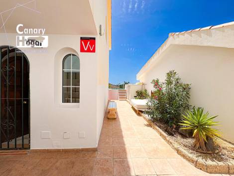 Semi-detached house for sale in  San Eugenio Alto, Spain - 056901