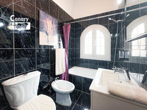 Semi-detached house for sale in  San Eugenio Alto, Spain - 056901