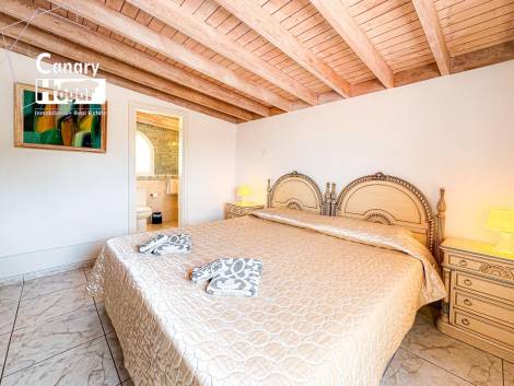 Semi-detached house for sale in  San Eugenio Alto, Spain - 056901