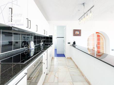 Semi-detached house for sale in  San Eugenio Alto, Spain - 056901