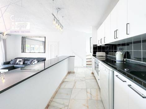 Semi-detached house for sale in  San Eugenio Alto, Spain - 056901