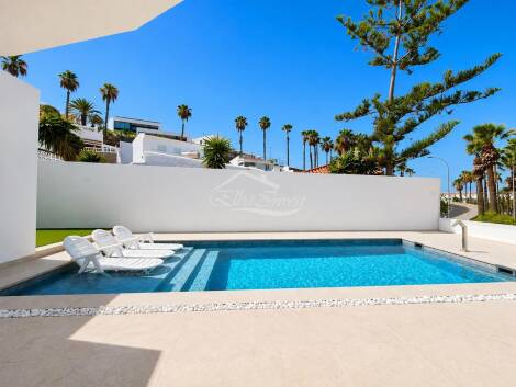 Semi-detached house for sale in  San Eugenio Alto, Spain - 5988