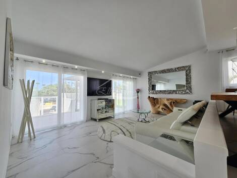 Semi-detached house for sale in  San Eugenio Alto, Spain - 5988