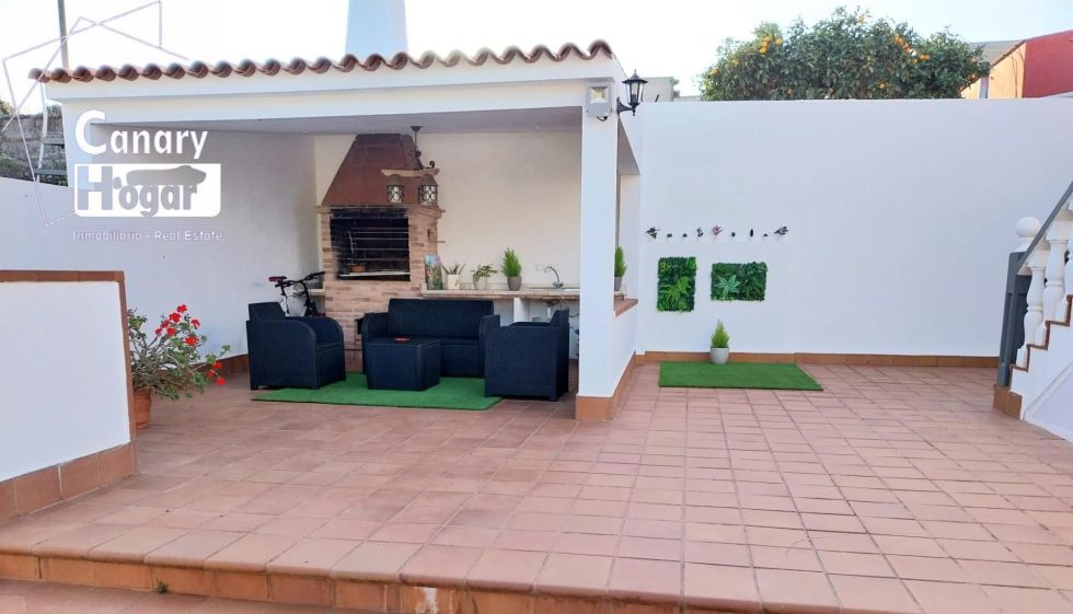 Semi-detached house for sale in  La Laguna, Spain - 049771