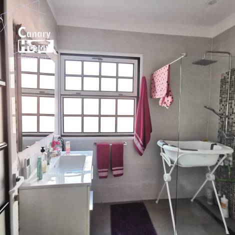 Semi-detached house for sale in  La Laguna, Spain - 049771