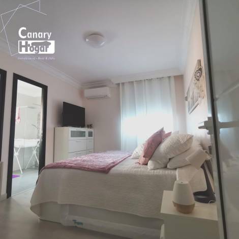 Semi-detached house for sale in  La Laguna, Spain - 049771