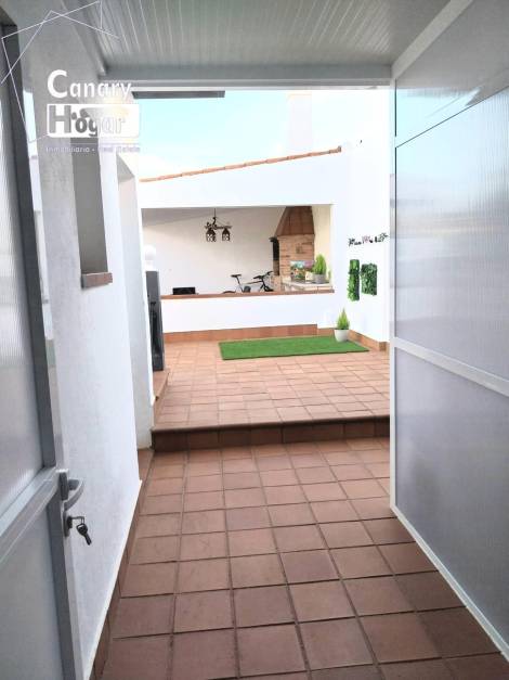 Semi-detached house for sale in  La Laguna, Spain - 049771