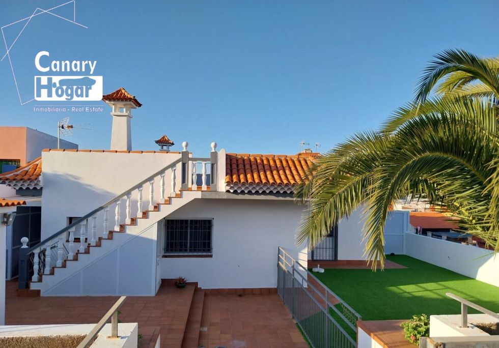 Semi-detached house for sale in  La Laguna, Spain - 049771