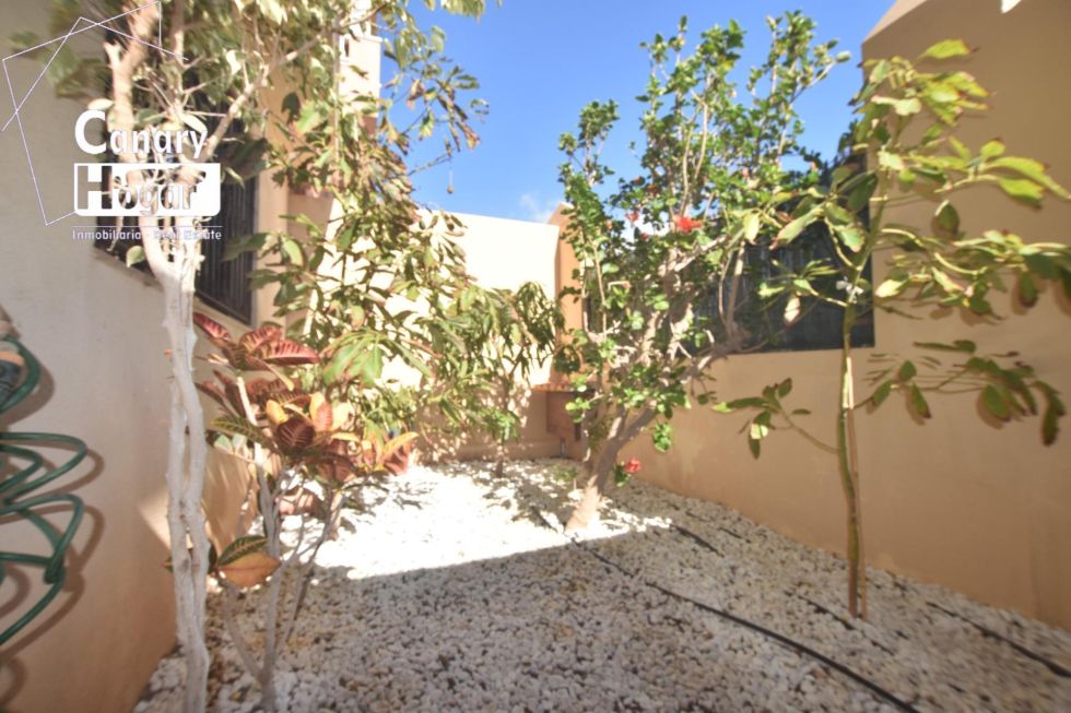 Semi-detached house for sale in  El Médano, Spain - 057581