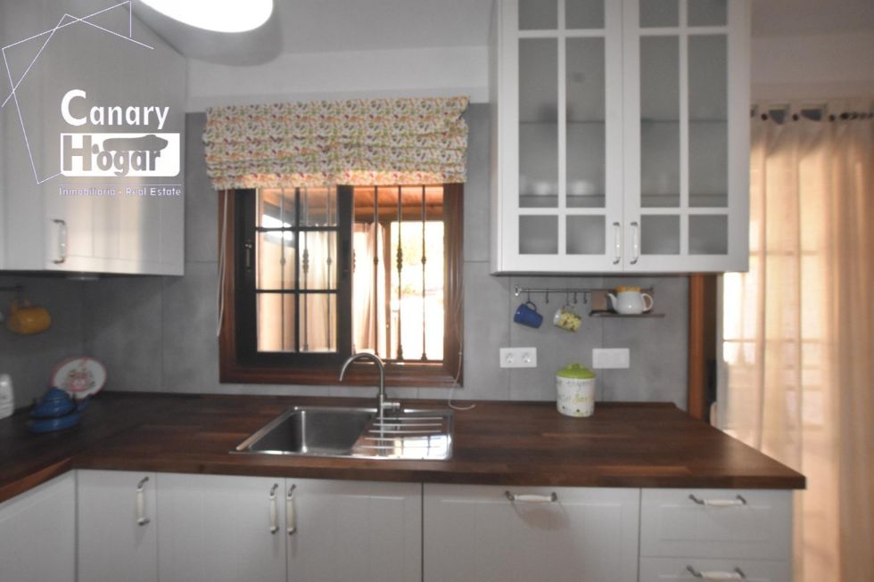 Semi-detached house for sale in  El Médano, Spain - 057581