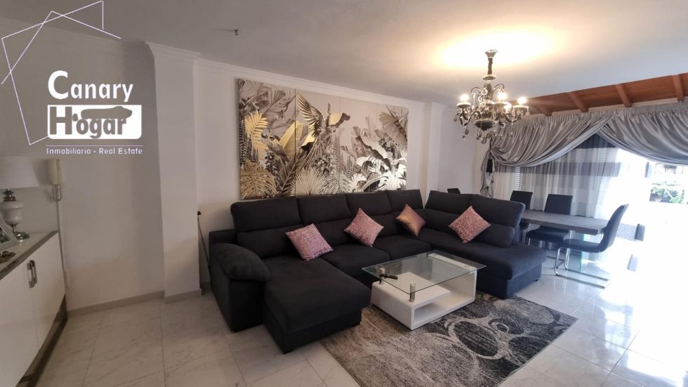 Semi-detached house for sale in  Playa de las Américas, Spain - 057961