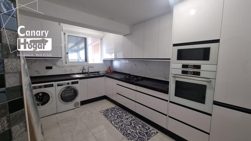 Semi-detached house for sale in  Playa de las Américas, Spain - 057961