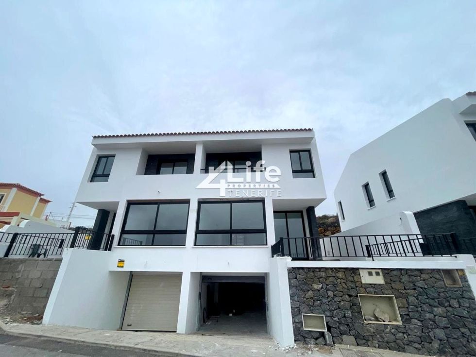 Semi-detached house for sale in  Vilaflor, Spain - VS-121224