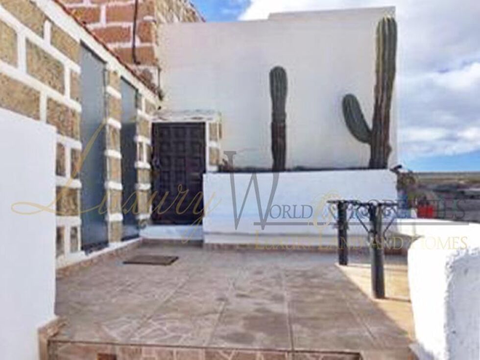 Store for sale in  Arona, Spain - LWP4352 Local Comercial en Las Galletas