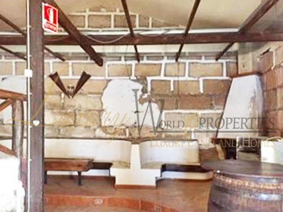 Store for sale in  Arona, Spain - LWP4352 Local Comercial en Las Galletas