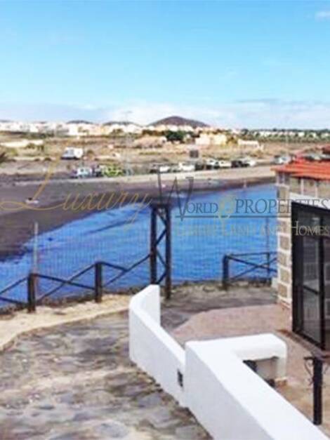 Store for sale in  Arona, Spain - LWP4352 Local Comercial en Las Galletas