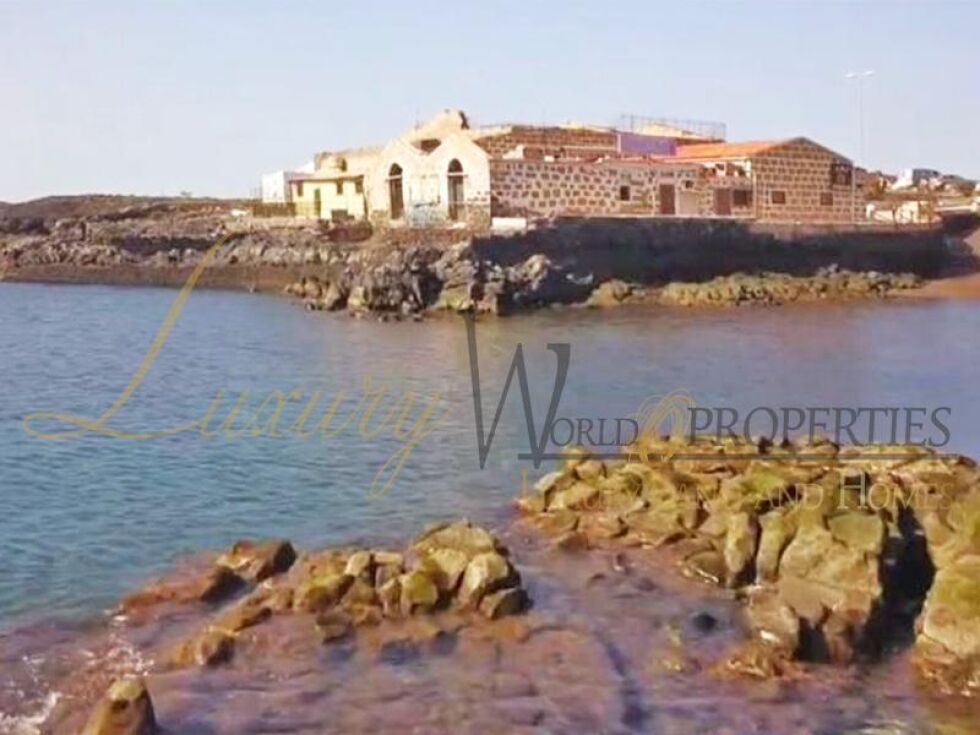 Store for sale in  Arona, Spain - LWP4352 Local Comercial en Las Galletas