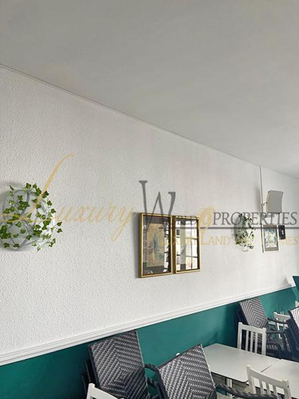 Store for sale in  Arona, Spain - LWP4696L Restaurante en Los Cristianos L