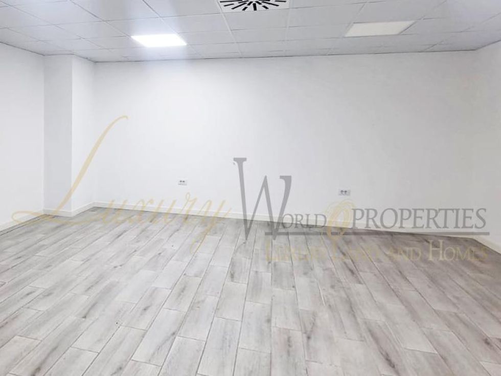 Store for sale in  Arona, Spain - LWP4773 Local Comercial en Los Cristiano