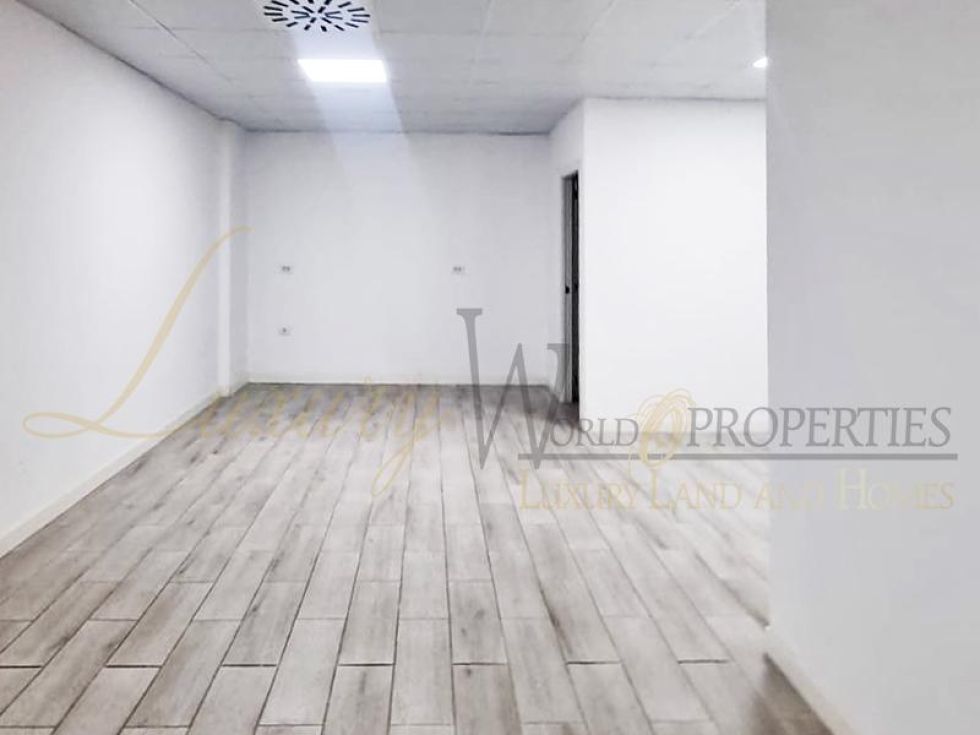 Store for sale in  Arona, Spain - LWP4773 Local Comercial en Los Cristiano