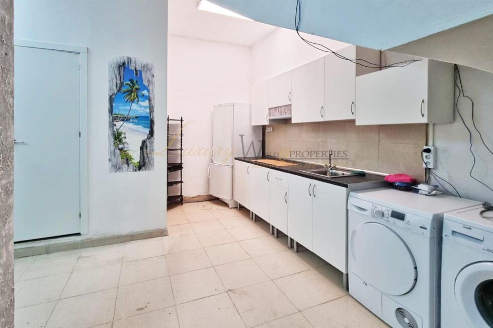 Store for sale in  Arona, Spain - LWP7045 Apartment en Los Cristianos