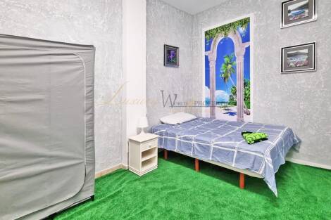 Store for sale in  Arona, Spain - LWP7045 Apartment en Los Cristianos