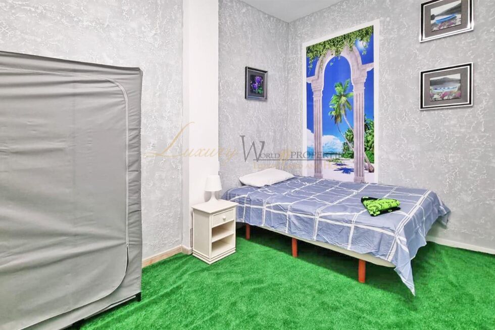 Store for sale in  Arona, Spain - LWP7045 Apartment en Los Cristianos