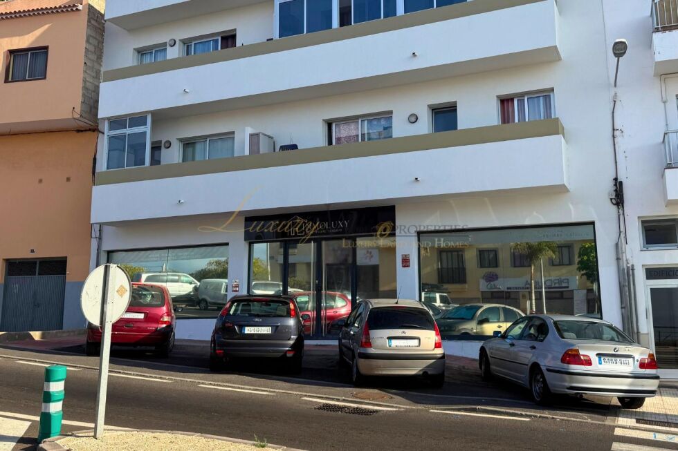 Store for sale in  Arona, Spain - LWP7111L Local en Valle San Lorenzo