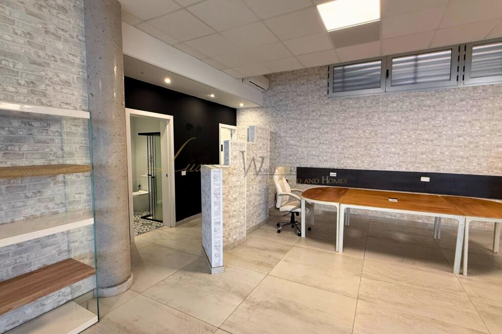 Store for sale in  Arona, Spain - LWP7111L Local en Valle San Lorenzo