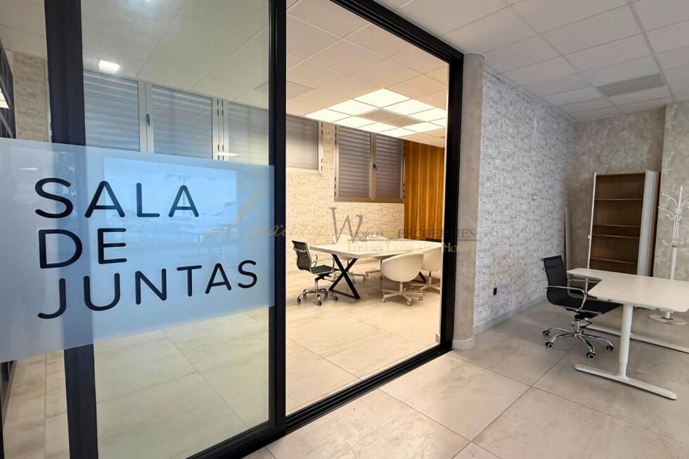 Store for sale in  Arona, Spain - LWP7111L Local en Valle San Lorenzo