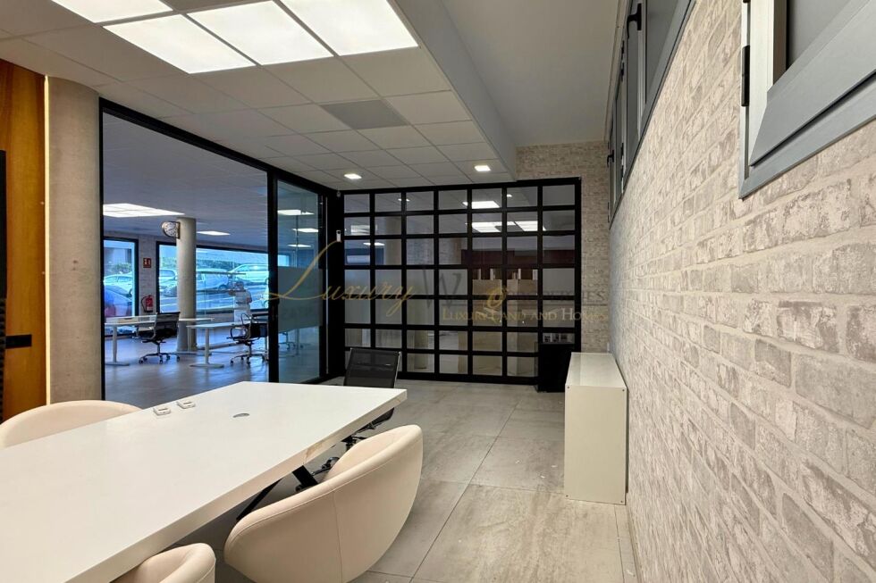 Store for sale in  Arona, Spain - LWP7111L Local en Valle San Lorenzo