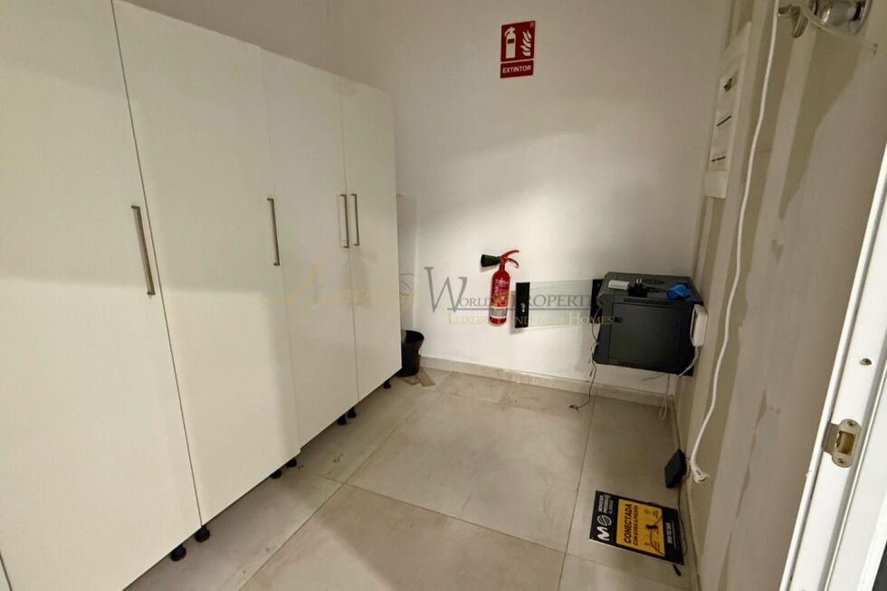 Store for sale in  Arona, Spain - LWP7111L Local en Valle San Lorenzo
