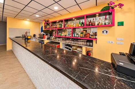 Store for sale in  Arona, Spain - LWP7144 Traspaso Local-Costa de Silencio