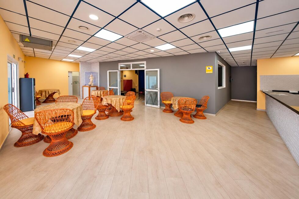 Store for sale in  Arona, Spain - LWP7144 Traspaso Local-Costa de Silencio