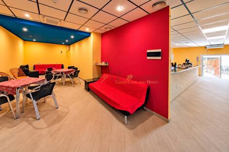 Store for sale in  Arona, Spain - LWP7144 Traspaso Local-Costa de Silencio