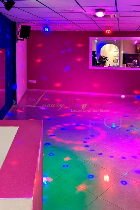 Store for sale in  Arona, Spain - LWP7144 Traspaso Local-Costa de Silencio