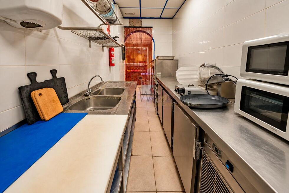 Store for sale in  Arona, Spain - LWP7144 Traspaso Local-Costa de Silencio