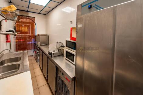 Store for sale in  Arona, Spain - LWP7144 Traspaso Local-Costa de Silencio