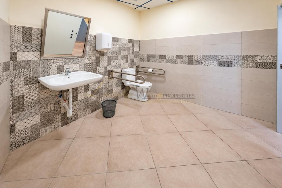 Store for sale in  Arona, Spain - LWP7144 Traspaso Local-Costa de Silencio