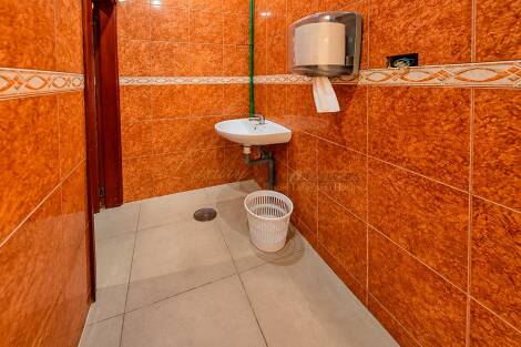 Store for sale in  Arona, Spain - LWP7144 Traspaso Local-Costa de Silencio