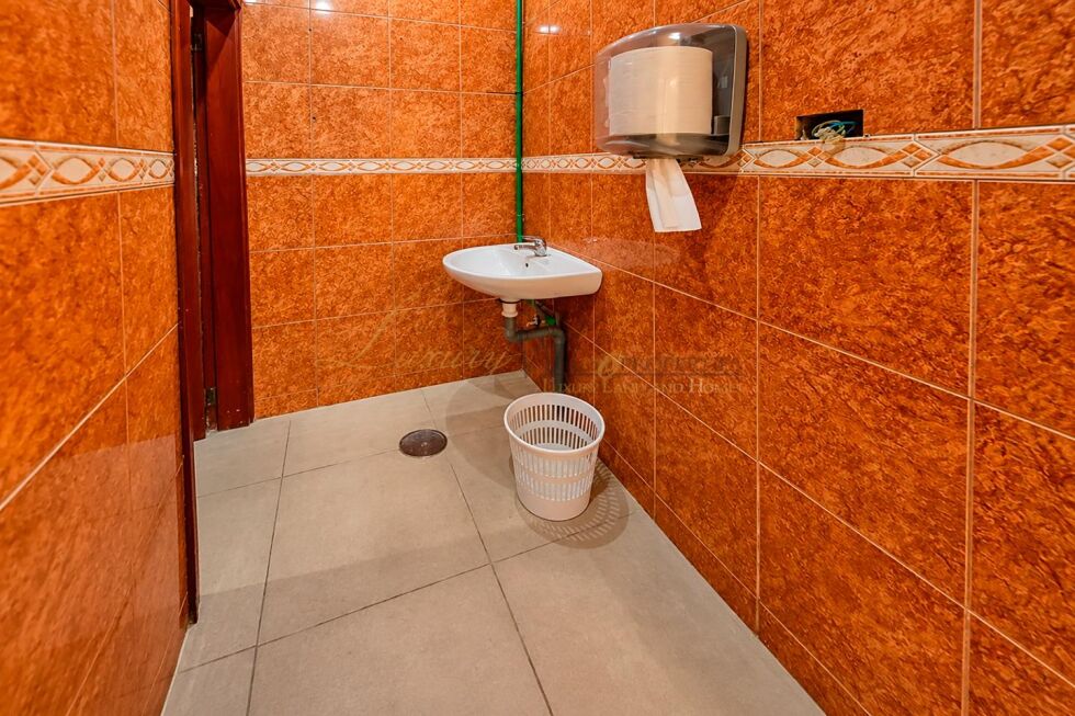 Store for sale in  Arona, Spain - LWP7144 Traspaso Local-Costa de Silencio
