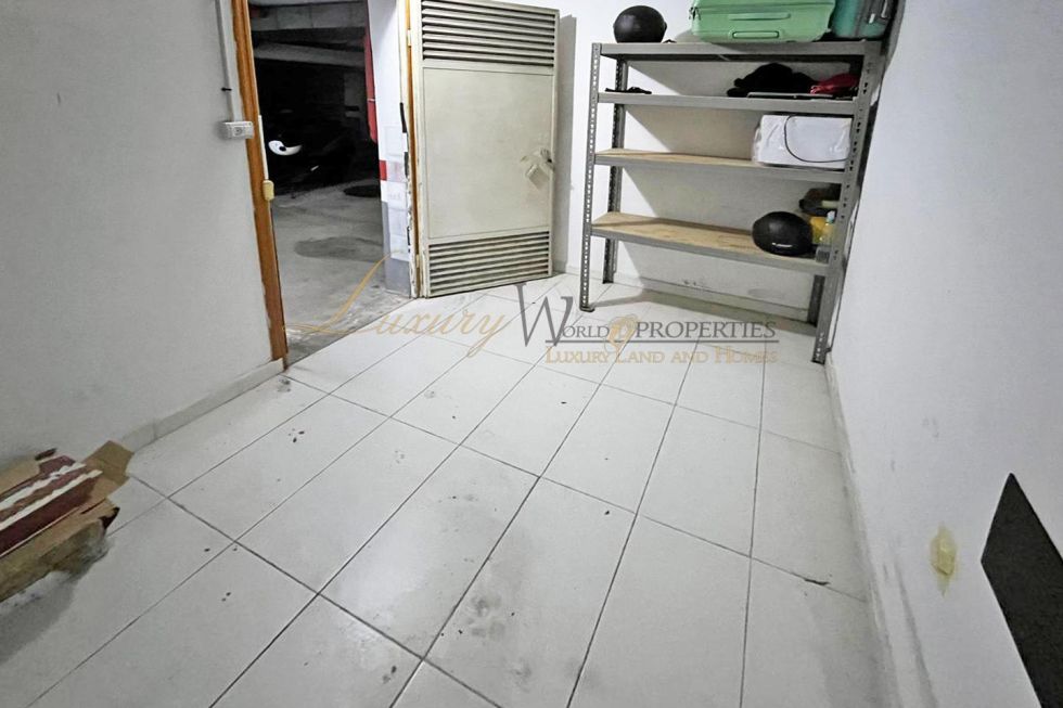 Store for sale in  Costa Adeje, Spain - LWP5030 Andalucia - Torviscas Alto