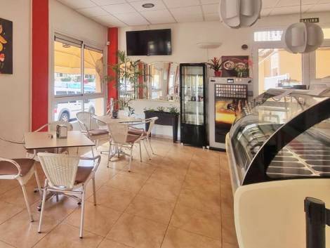 Store for sale in  Guía de Isora, Spain - LWP4936 Traspaso Heladería-Playa San Jua